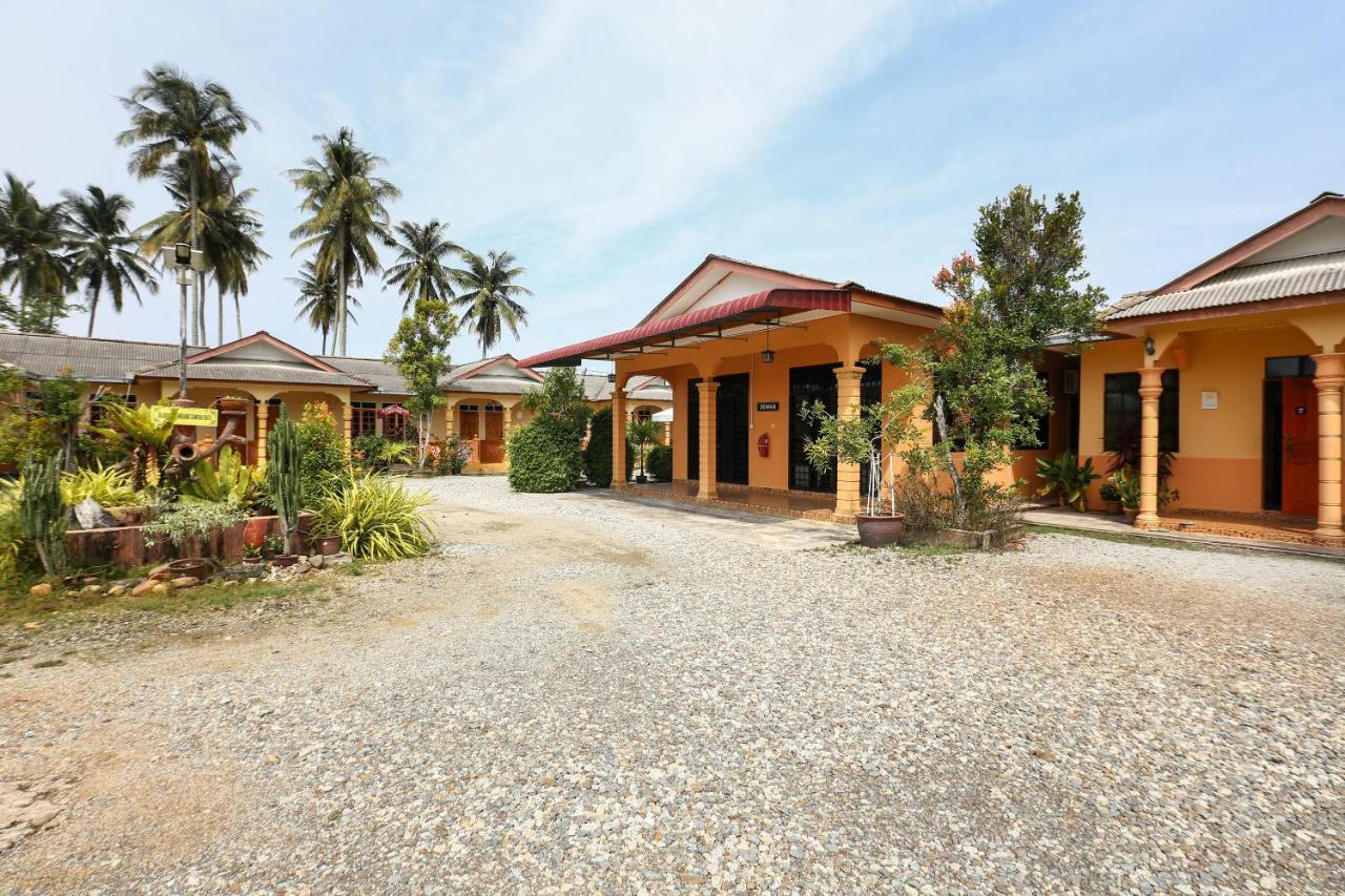 Oyo 89887 Chalet Yunie Marang Exteriér fotografie