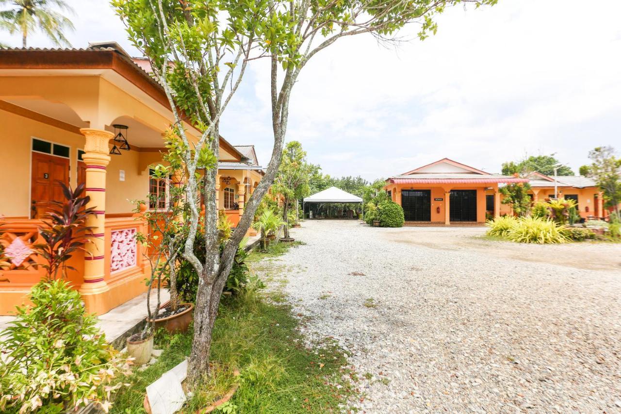 Oyo 89887 Chalet Yunie Marang Exteriér fotografie