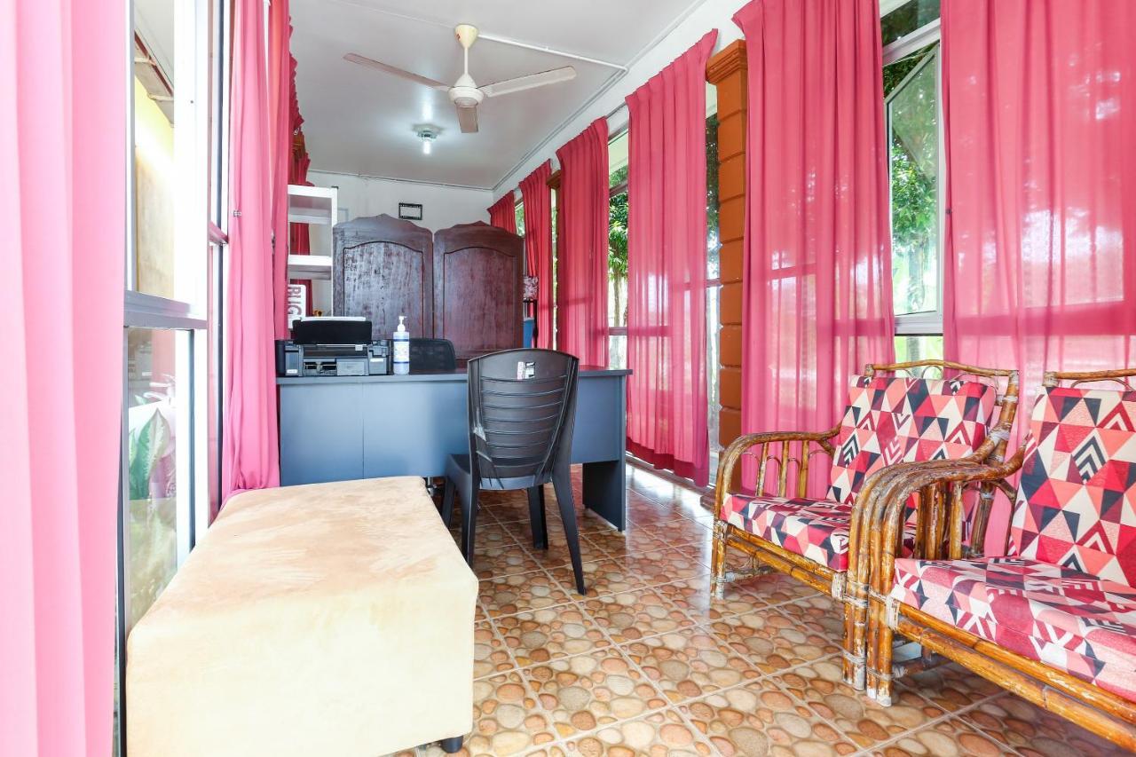 Oyo 89887 Chalet Yunie Marang Exteriér fotografie