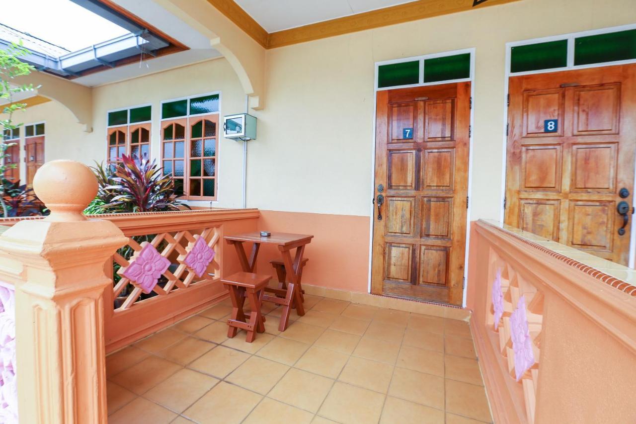 Oyo 89887 Chalet Yunie Marang Exteriér fotografie