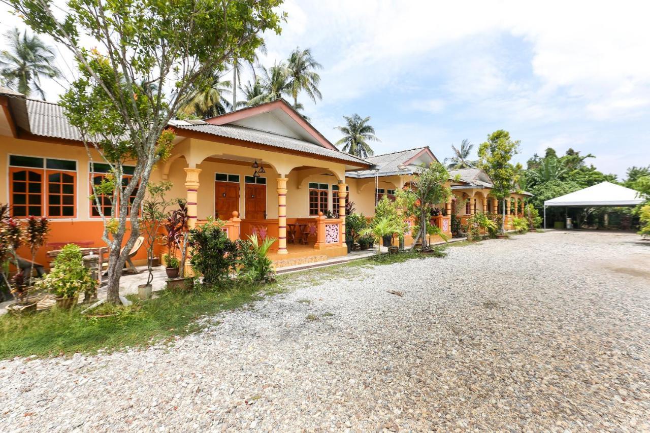 Oyo 89887 Chalet Yunie Marang Exteriér fotografie