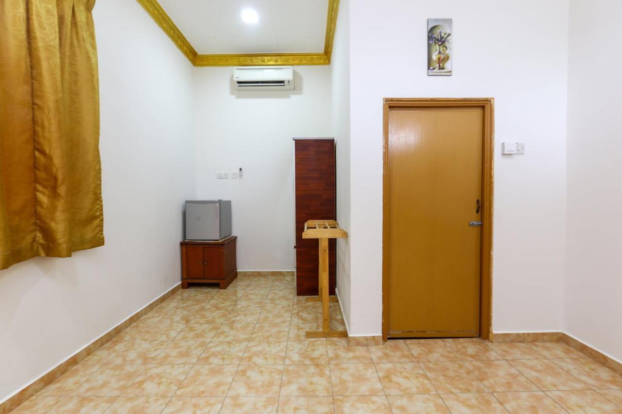 Oyo 89887 Chalet Yunie Marang Exteriér fotografie